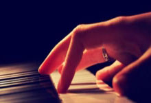 英超-塔可夫斯基抽射绝平 利物浦2-2埃弗顿.